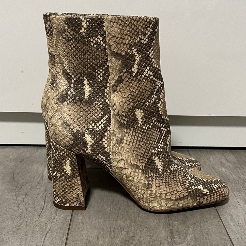 NWOT Sam Edelman Codie Vegan Ankle Boots Snakeskin Print, Size 8.5